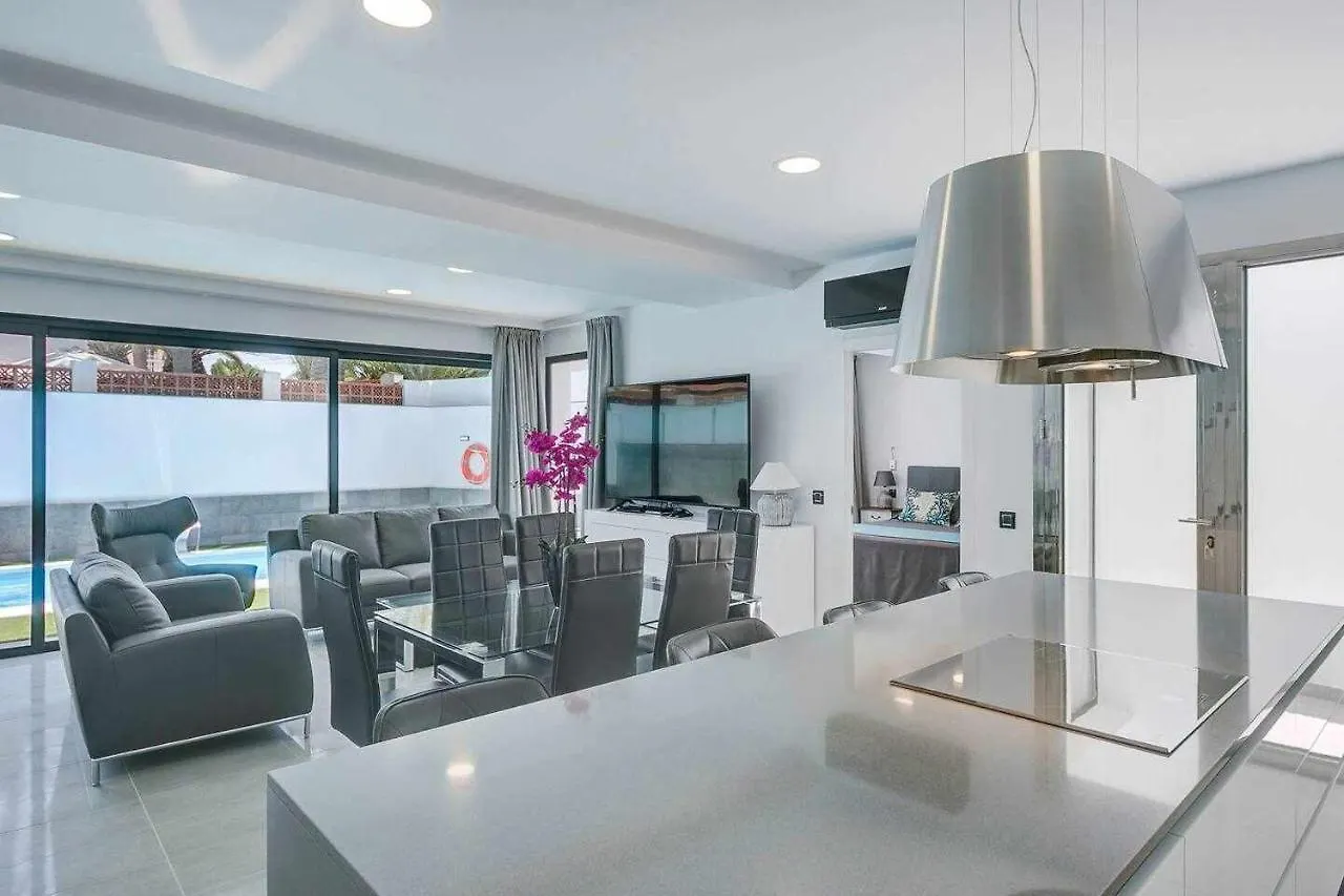 Two Dreams Luxury Villa Corralejo